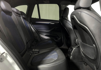Подержанный автомобиль BMW X1 2021 года (14 фото)