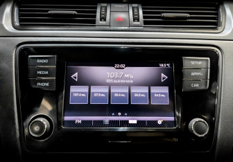 Подержанный автомобиль Skoda Rapid Liftback 2019 года (15 фото)