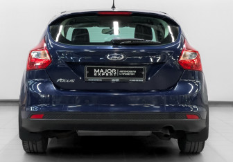 Подержанный автомобиль Ford Focus Hatchback 2013 года (6 фото)