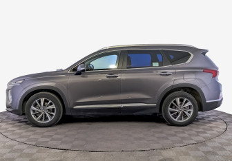 Подержанный автомобиль Hyundai Santa Fe 2019 года (8 фото)