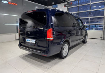 Подержанный автомобиль Mercedes-Benz Vito 2018 года (4 фото)