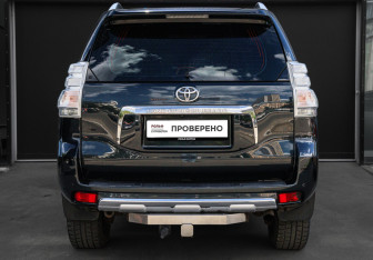 Подержанный автомобиль Toyota Land Cruiser Prado 2011 года (5 фото)