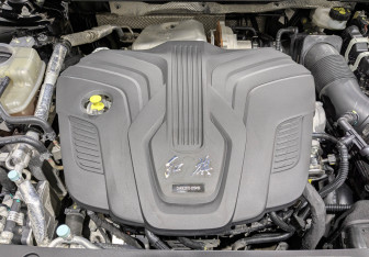 Подержанный автомобиль Hongqi H5 2024 года (9 фото)