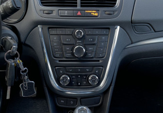 Подержанный автомобиль Opel Mokka 2015 года (15 фото)