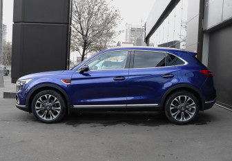 Подержанный автомобиль Hongqi HS5 2019 года (8 фото)