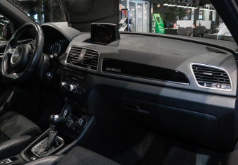 Подержанный автомобиль Audi Q3 2017 года (7 фото)