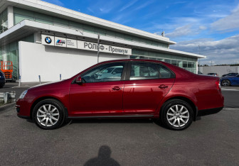 Подержанный автомобиль Volkswagen Jetta Sedan 2008 года (8 фото)