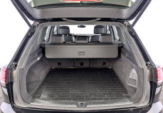 Подержанный автомобиль Volkswagen Touareg 2019 года (10 фото)