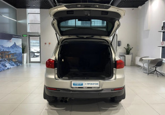 Подержанный автомобиль Volkswagen Tiguan 2014 года (7 фото)