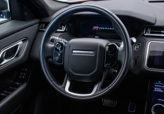 Подержанный автомобиль Land Rover Range Rover Velar 2017 года (15 фото)