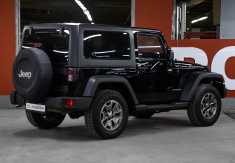 Подержанный автомобиль Jeep Wrangler 2014 года (5 фото)