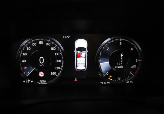 Подержанный автомобиль Volvo XC90 2018 года (16 фото)