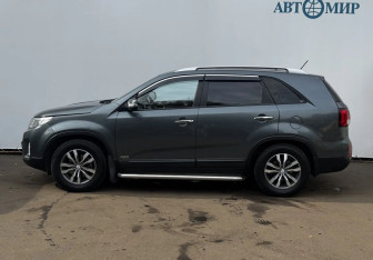 Подержанный автомобиль Kia Sorento 2013 года (8 фото)