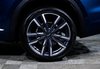 Подержанный автомобиль Geely Monjaro 2023 года (35 фото)