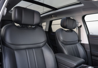 Подержанный автомобиль Jaecoo J7 2023 года (10 фото)