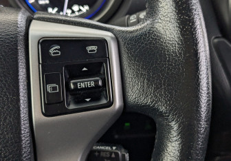 Подержанный автомобиль Toyota Land Cruiser Prado 2015 года (29 фото)