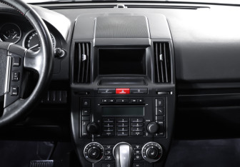 Подержанный автомобиль Land Rover Freelander 2010 года (12 фото)