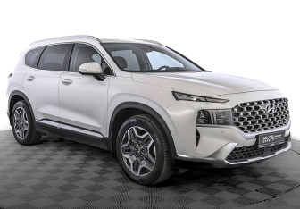 Подержанный автомобиль Hyundai Santa Fe 2022 года (3 фото)