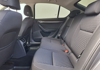 Подержанный автомобиль Skoda Octavia Liftback 2018 года (11 фото)