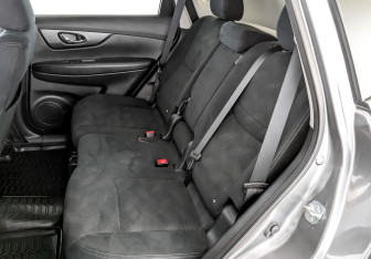 Подержанный автомобиль Nissan X-Trail 2015 года (12 фото)