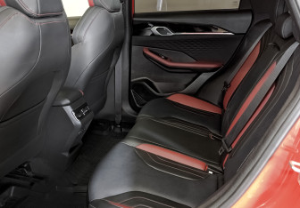 Подержанный автомобиль Geely Coolray 2024 года (11 фото)