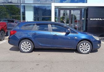 Подержанный автомобиль Opel Astra Wagon 2011 года (4 фото)