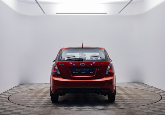Подержанный автомобиль Kia Rio Hatchback 2010 года (6 фото)
