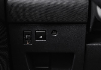 Подержанный автомобиль Peugeot 408 2012 года (9 фото)