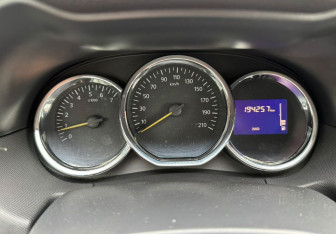 Подержанный автомобиль Renault Duster 2017 года (13 фото)