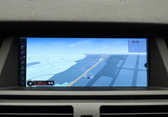 Подержанный автомобиль BMW X5 2013 года (12 фото)