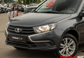 Подержанный автомобиль LADA (ВАЗ) Granta Liftback 2022 года (17 фото)