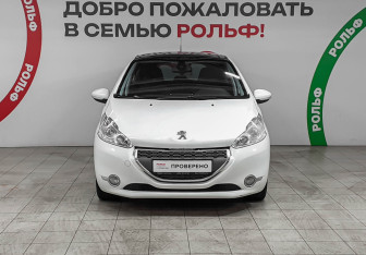 Подержанный автомобиль Peugeot 208 2013 года (2 фото)