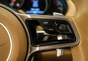 Подержанный автомобиль Porsche Cayenne 2015 года (10 фото)