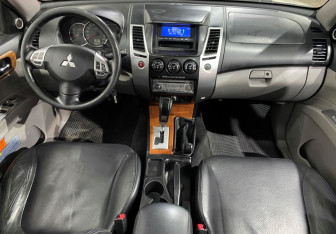 Подержанный автомобиль Mitsubishi Pajero Sport 2008 года (10 фото)
