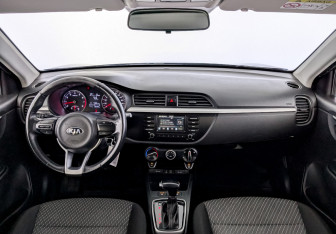 Подержанный автомобиль Kia Rio Hatchback 2020 года (14 фото)