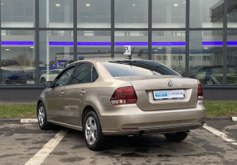 Подержанный автомобиль Volkswagen Polo Sedan 2018 года (7 фото)