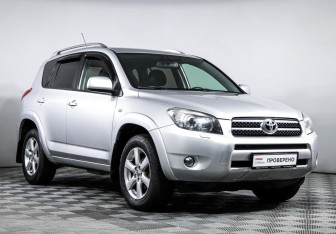 Подержанный автомобиль Toyota RAV4 2008 года (3 фото)