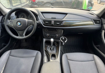 Подержанный автомобиль BMW X1 2010 года (9 фото)