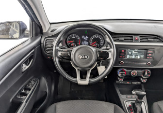 Подержанный автомобиль Kia Rio Hatchback 2021 года (21 фото)