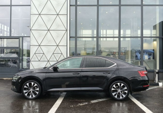 Подержанный автомобиль Skoda Superb Liftback 2018 года (8 фото)