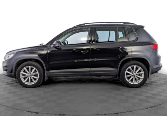 Подержанный автомобиль Volkswagen Tiguan 2016 года (8 фото)