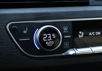 Подержанный автомобиль Audi A4 Sedan 2019 года (19 фото)