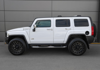 Подержанный автомобиль Hummer H3 Suv 2009 года (8 фото)