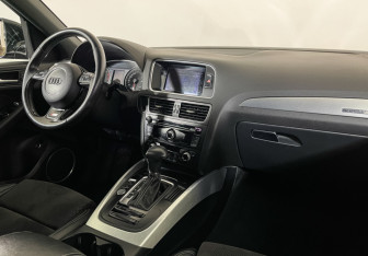 Подержанный автомобиль Audi Q5 2015 года (9 фото)
