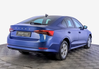 Подержанный автомобиль Skoda Octavia Liftback 2020 года (5 фото)