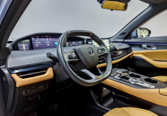 Подержанный автомобиль Changan UNI-K 2023 года (16 фото)