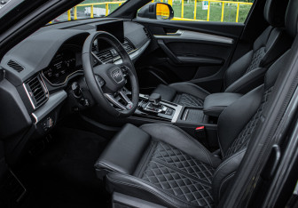 Подержанный автомобиль Audi Q5 2021 года (12 фото)