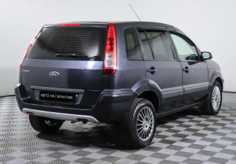 Подержанный автомобиль Ford Fusion 2007 года (5 фото)