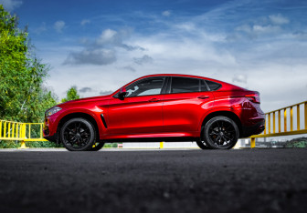 Подержанный автомобиль BMW X6 2017 года (8 фото)