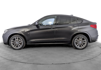 Подержанный автомобиль BMW X4 2017 года (8 фото)